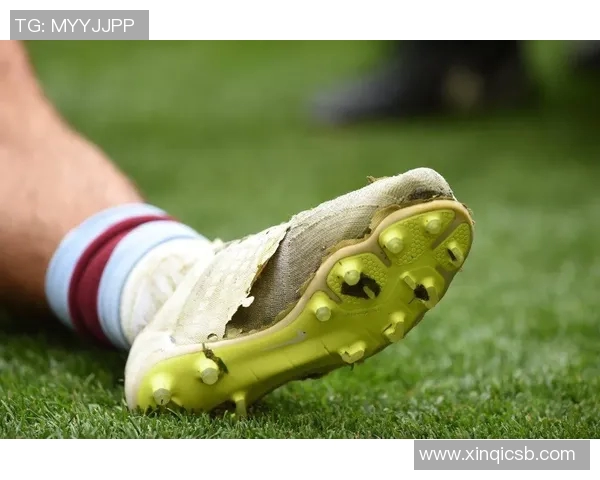 穿着老鞋依旧辉煌的足球明星盘点与他们的传奇故事